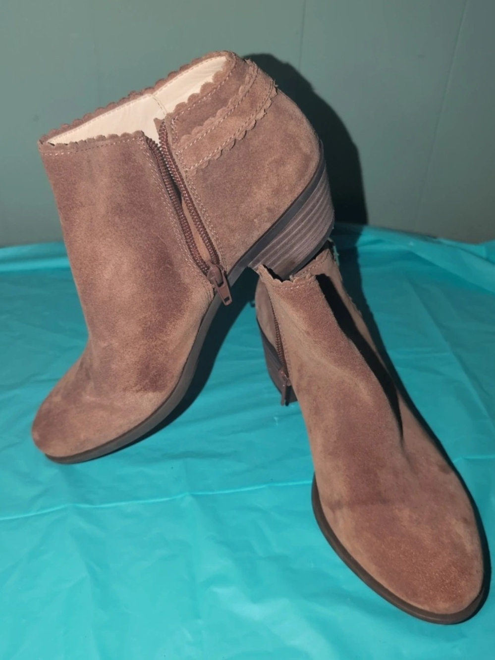 crown & ivy Chestnut Brown Suede Scalloped Ankle Booties